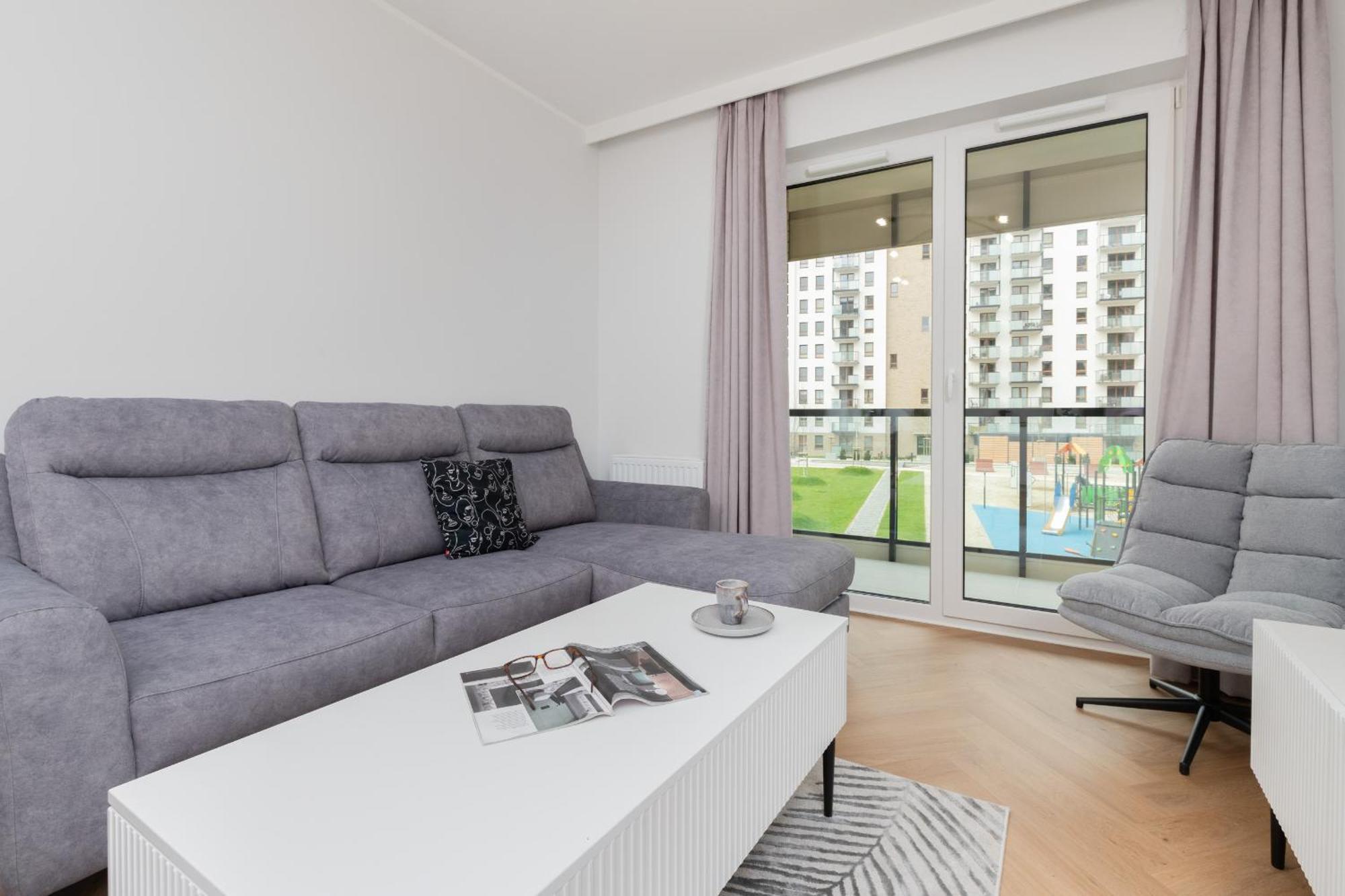 Apartamento Nowa Letnica Comfortable With Balcony & Parking By Renters Gdansk