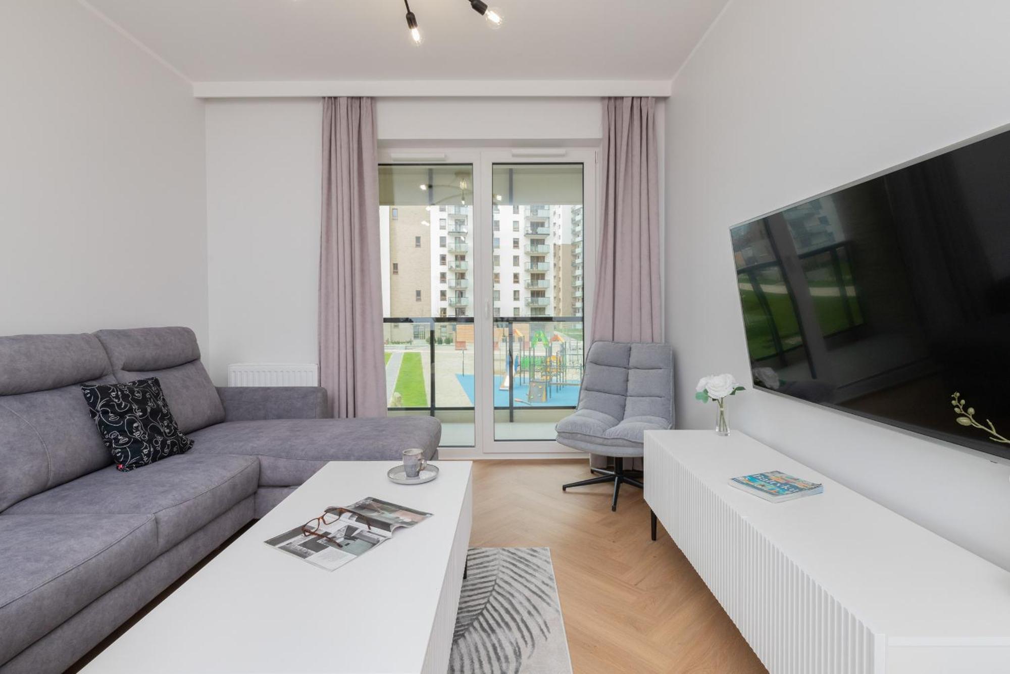 Apartamento Nowa Letnica Comfortable With Balcony & Parking By Renters Gdansk