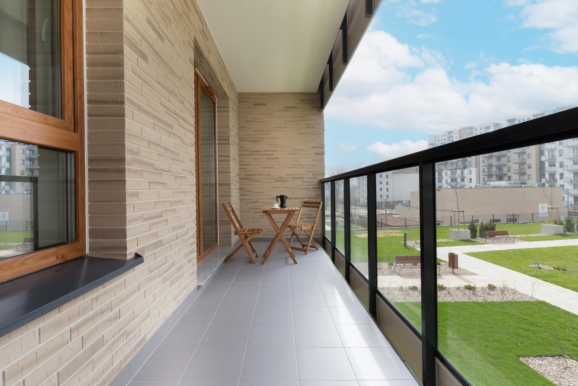 Apartamento Nowa Letnica Comfortable With Balcony & Parking By Renters