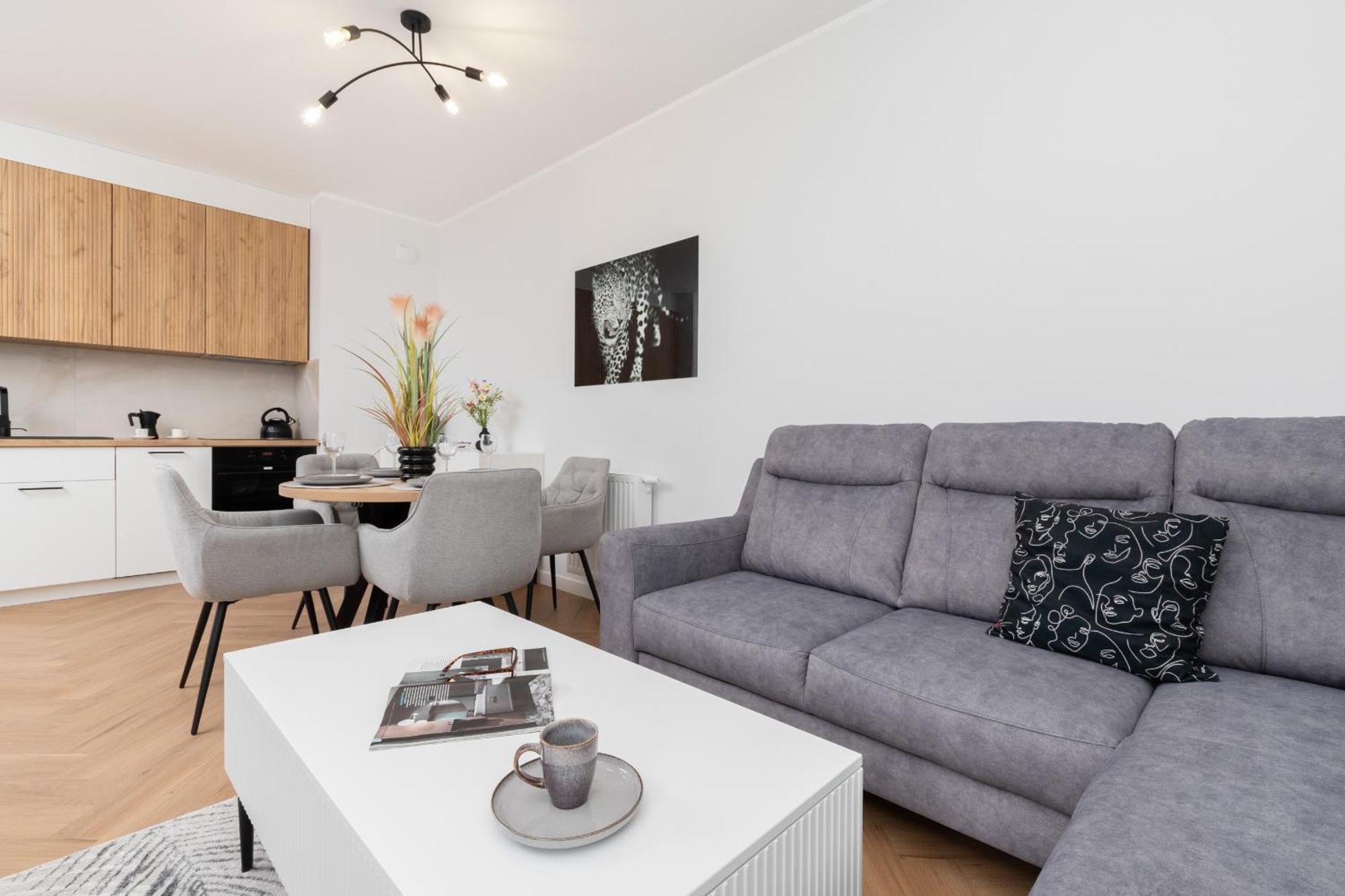 Apartamento Nowa Letnica Comfortable With Balcony & Parking By Renters *