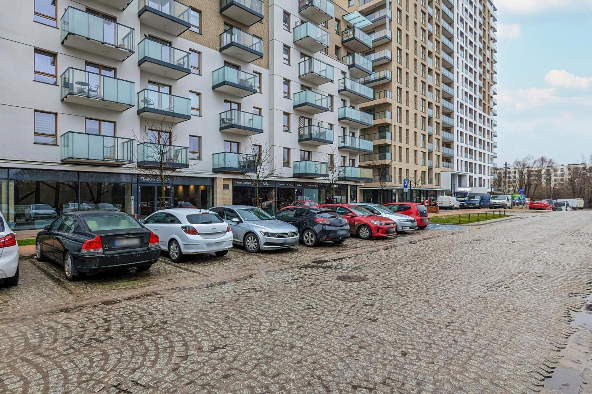Apartamento Nowa Letnica Comfortable With Balcony & Parking By Renters
