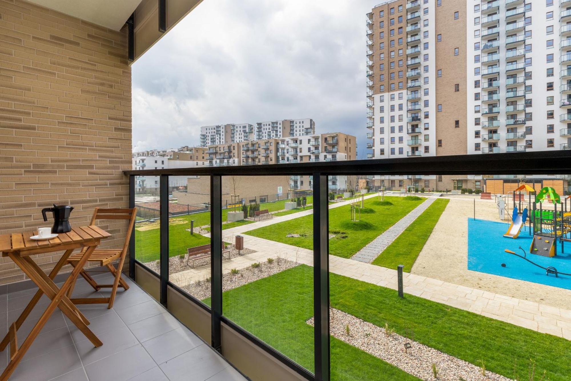 Nowa Letnica Comfortable With Balcony & Parking By Renters Apartment Gdansk