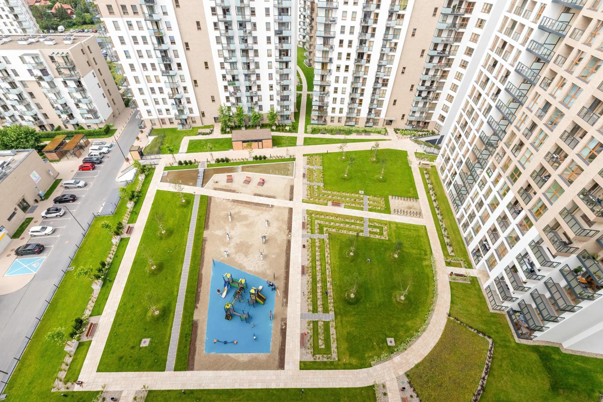Apartment Nowa Letnica Comfortable With Balcony & Parking By Renters *