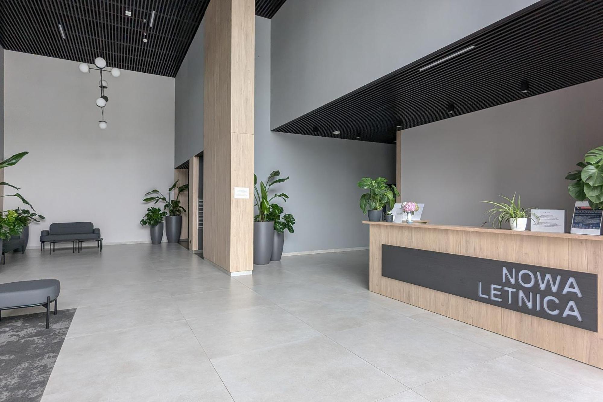 Apartment Nowa Letnica Comfortable With Balcony & Parking By Renters Gdansk